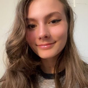 Meet your Posher, Liz